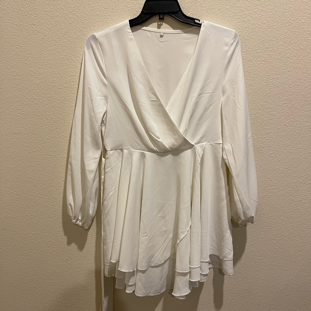 Adorable white dress. Large